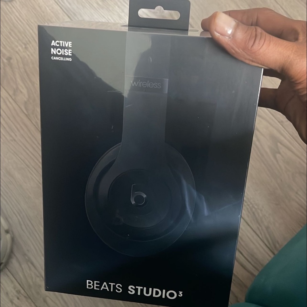 Brand new never used Beats headphones